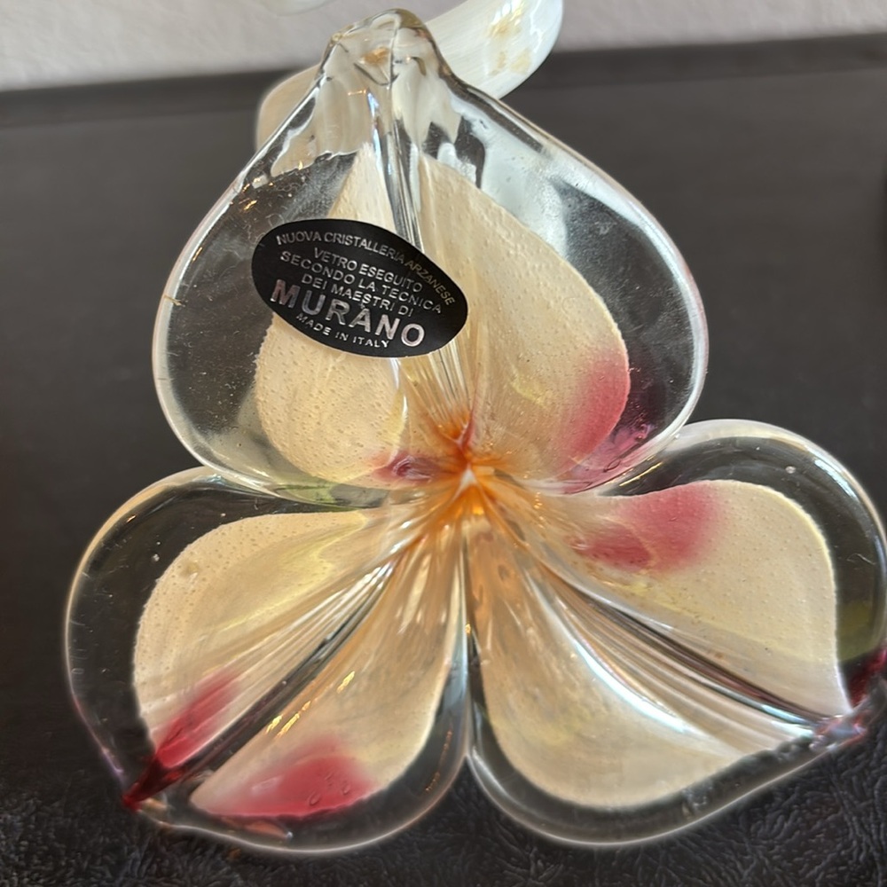 Murano Glass Flower with Cream and Pink Accents - Picture 6 of 6